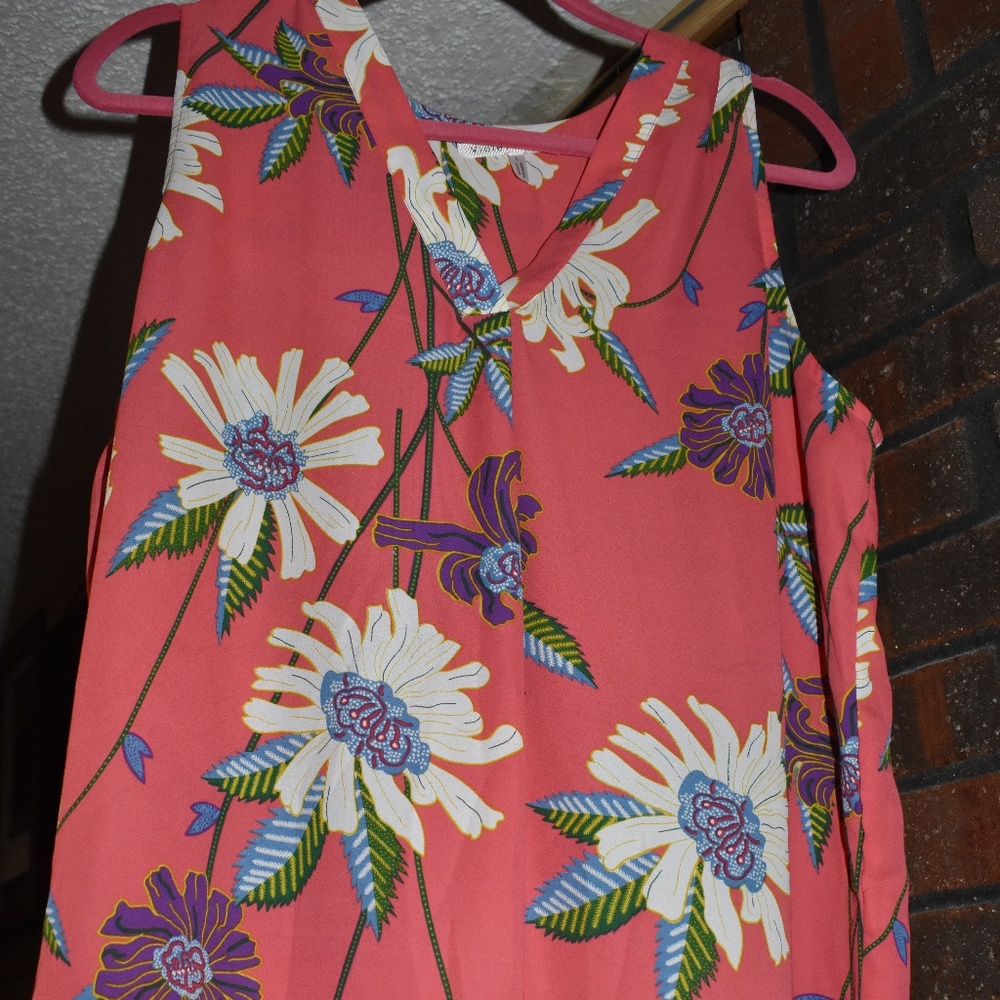 FLOWER PATTERN SLEEVELESS TOP